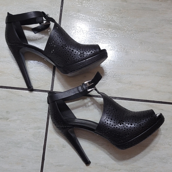 Michael Kors Shoes - Michael Kors Jessie Bootie